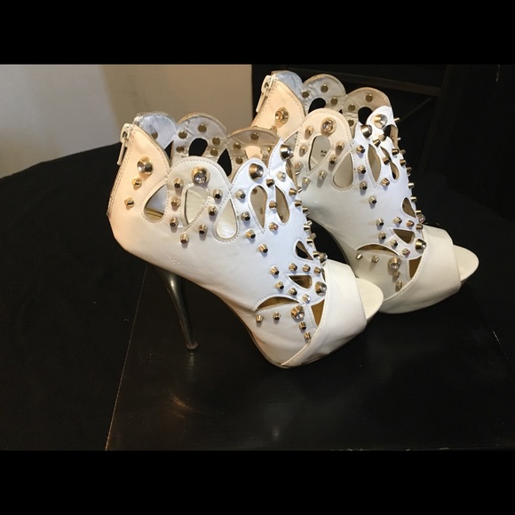 High heels - Picture 4 of 4